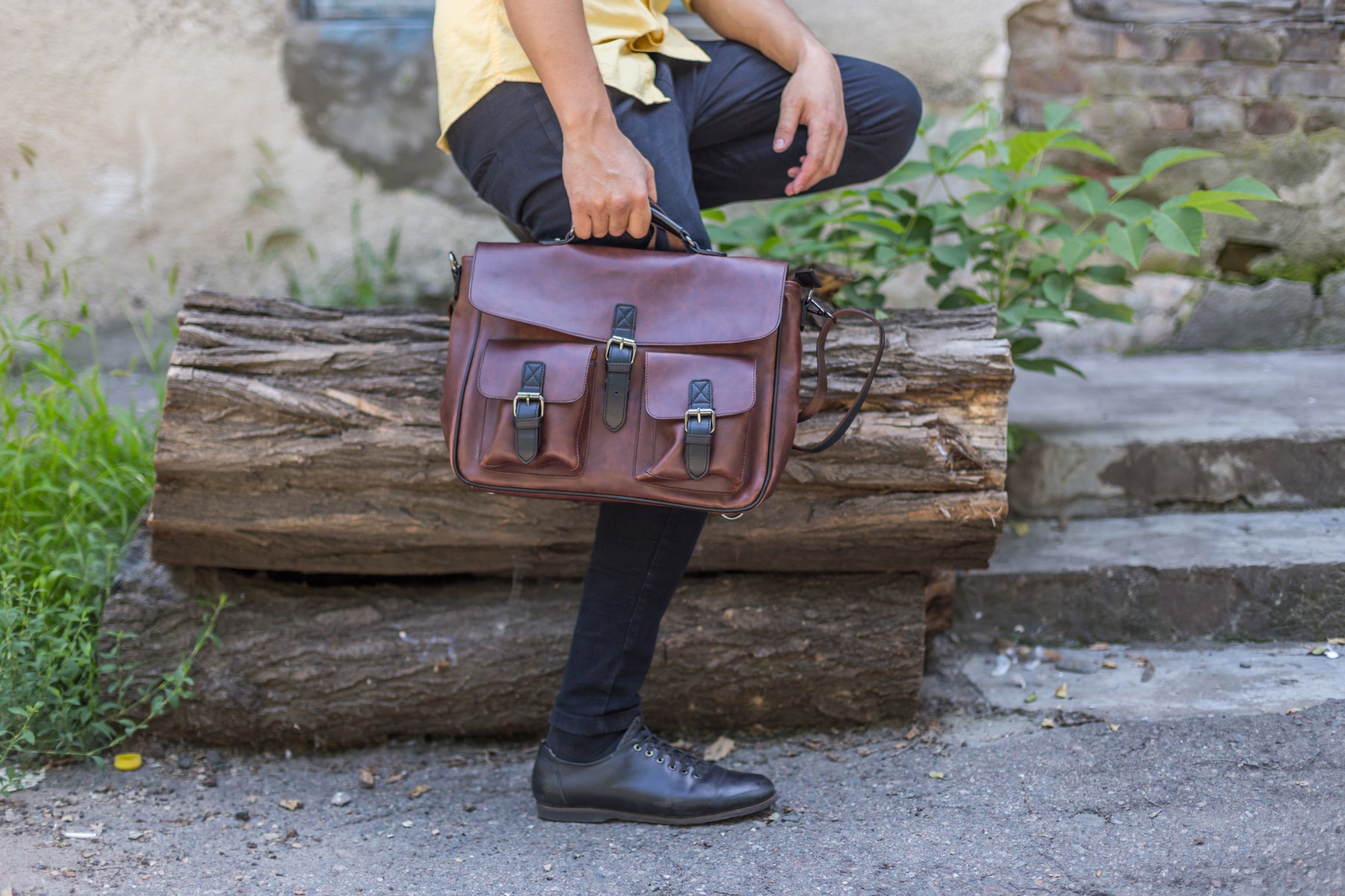 Best Leather Messenger Bag And Who Makes Them