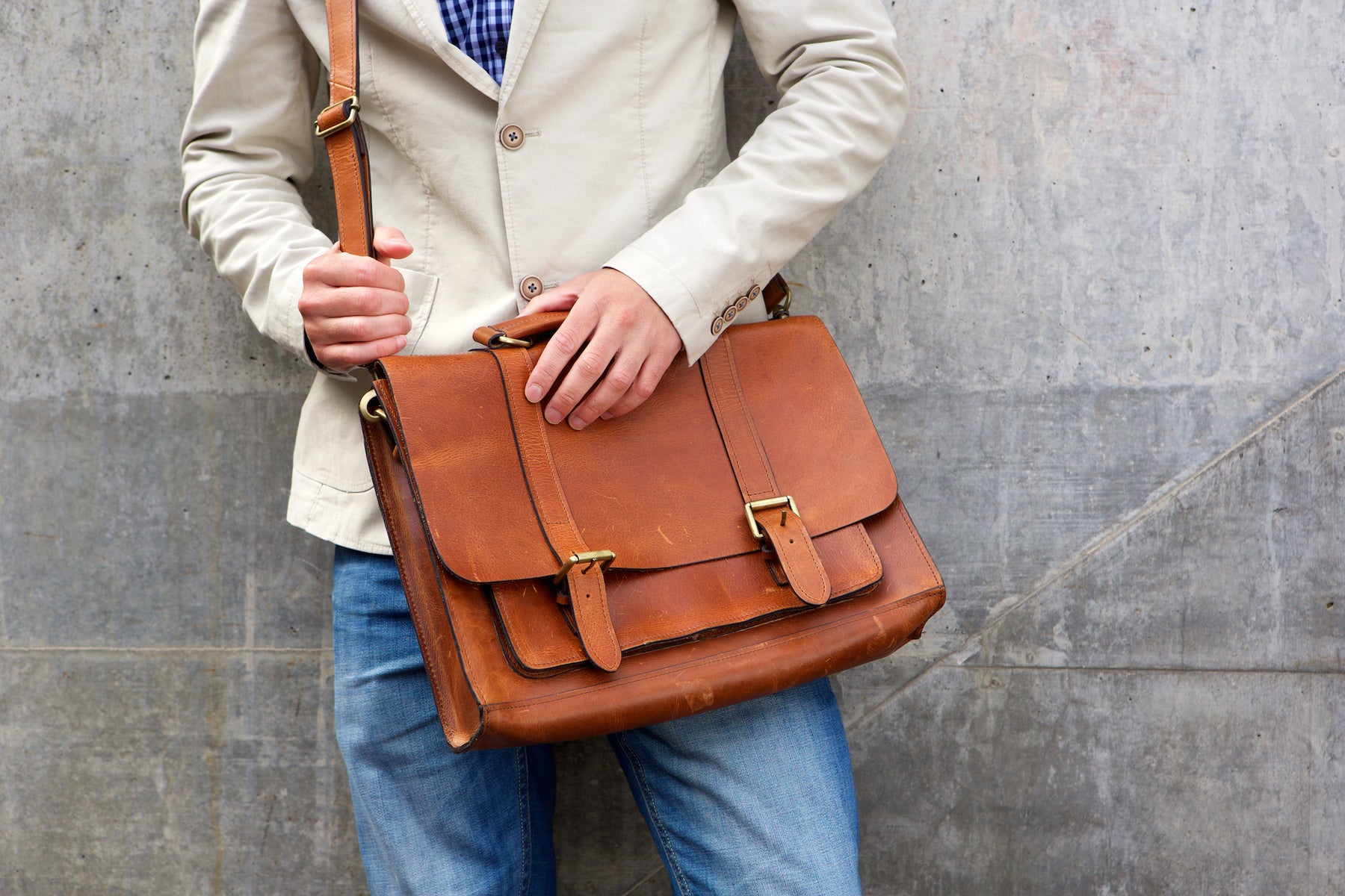 Things To Look For When Buying a Leather Messenger