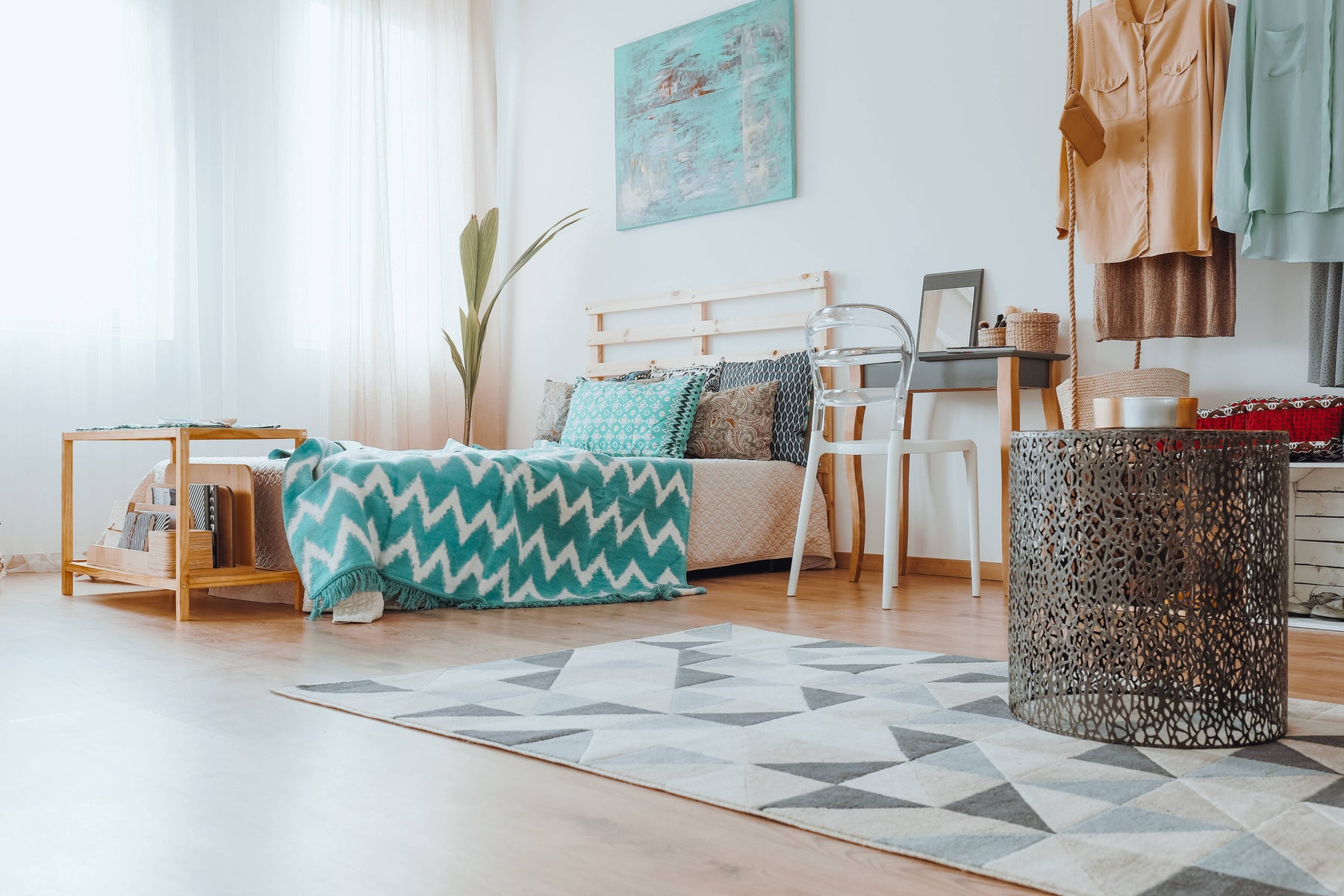 10 Tips for Decorating Hardwood Floors with Rugs - The Handmade Store