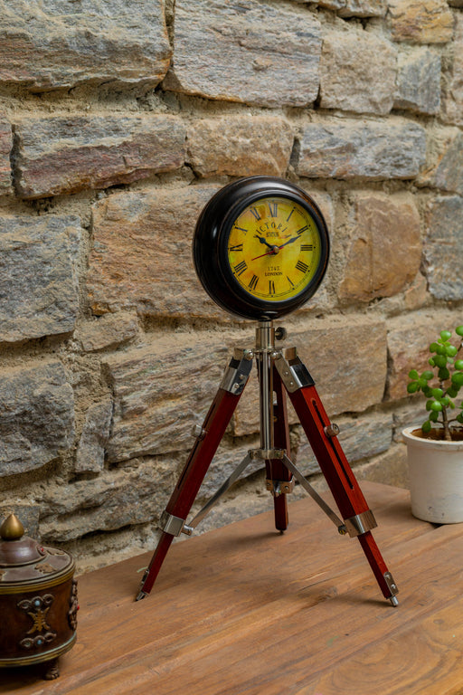 Small tripod clock