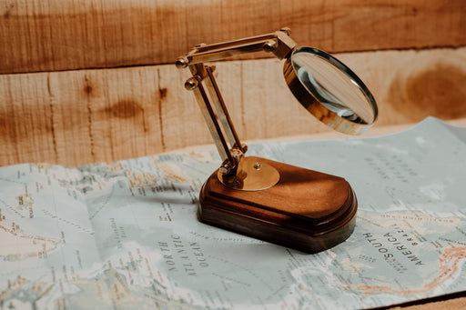 Vintage Magnifying Glass With Stand - Magnifiers