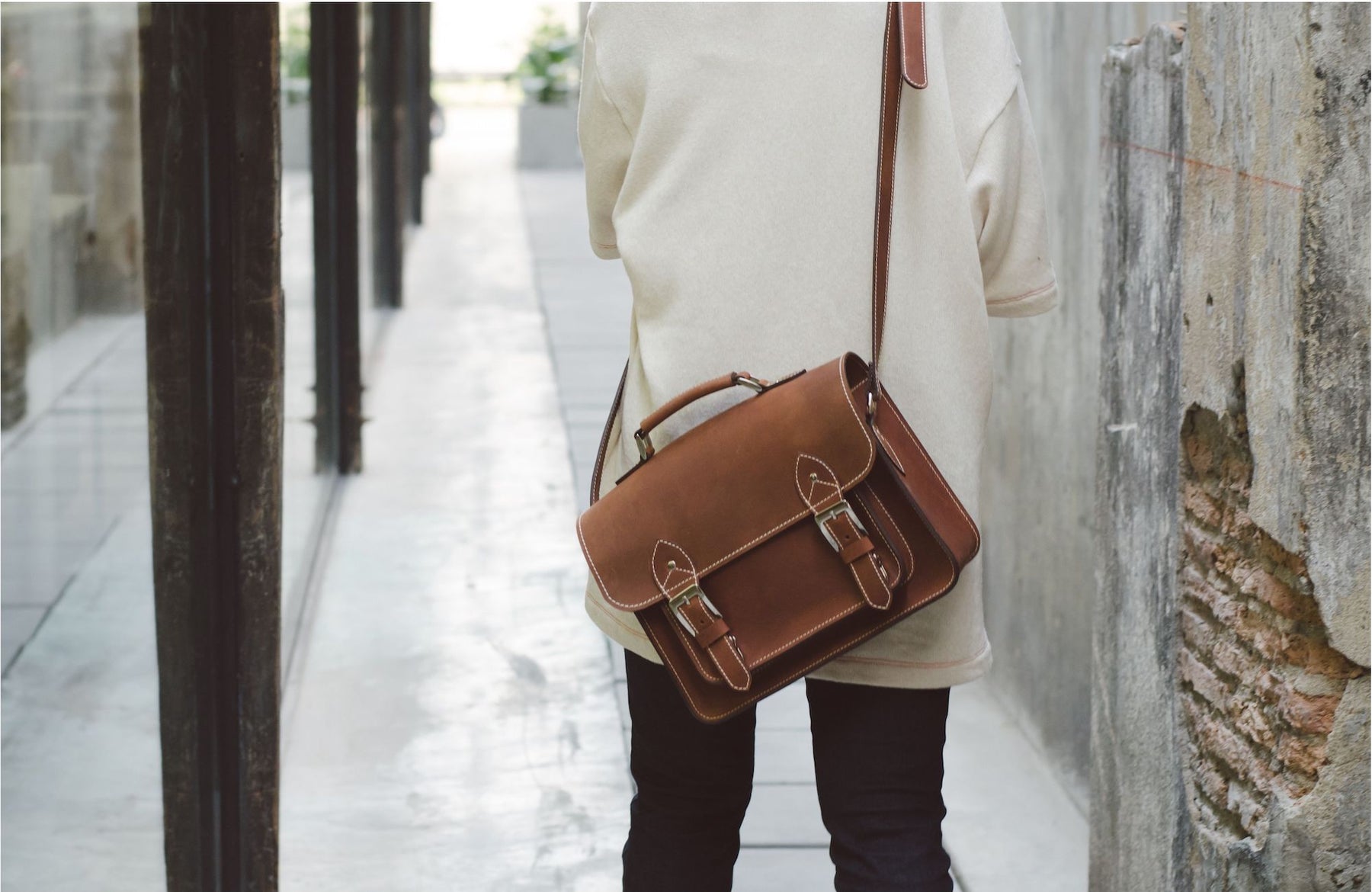 11 Best Brown Leather Bags For Men (2022 Review) - The Handmade Store