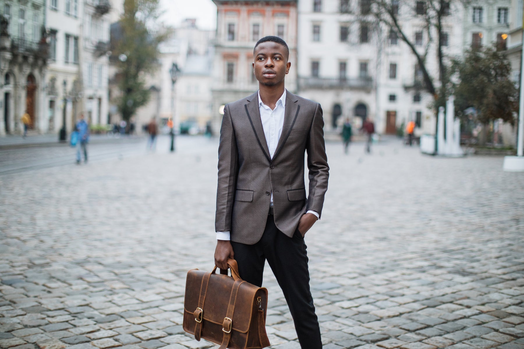 8 Best Brown Leather Work Bags For Men (2022 Review) - The Handmade Store