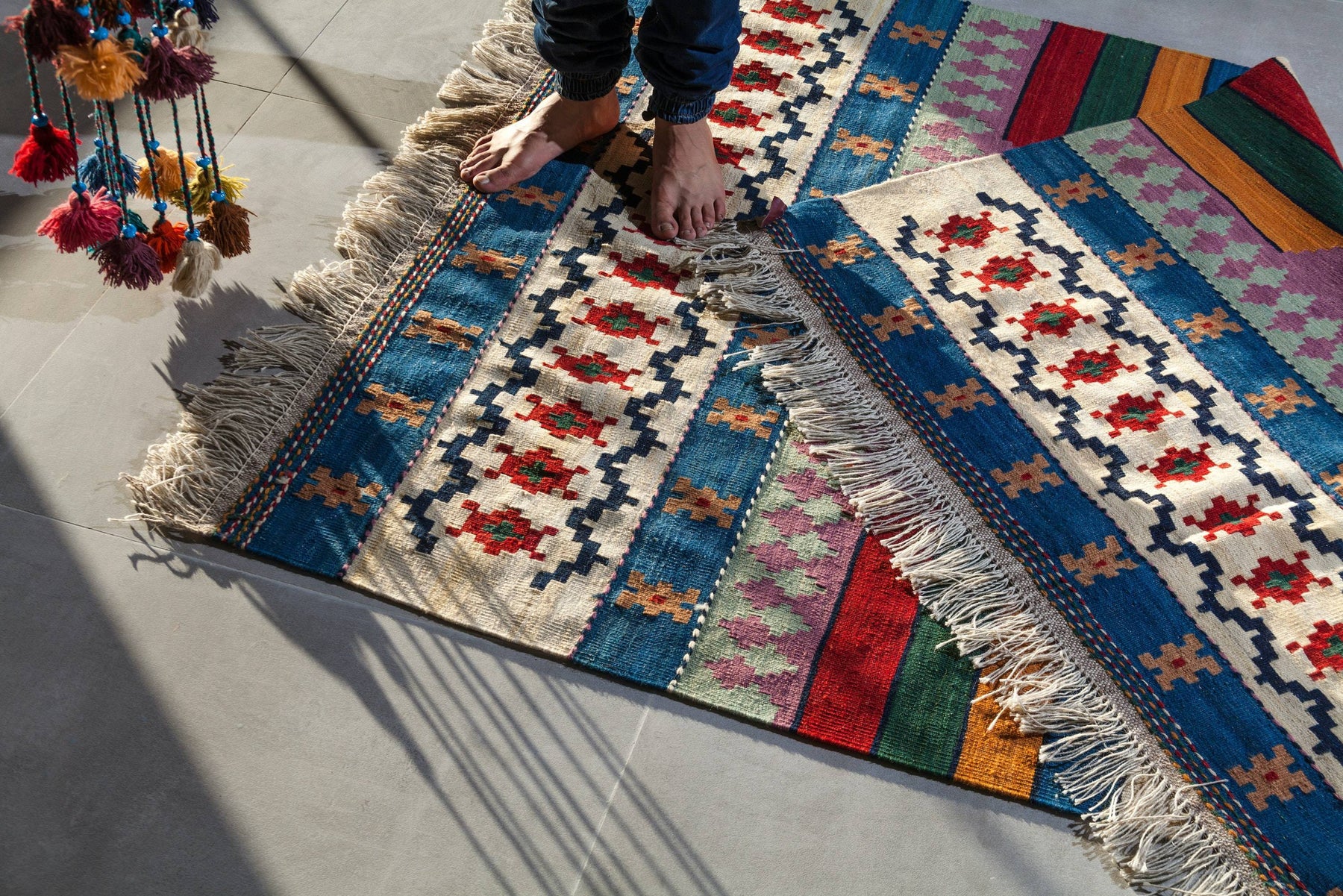 Handmade Rug Factory Why Choose Handmade Rugs Over Machine Made? — The Handmade Store