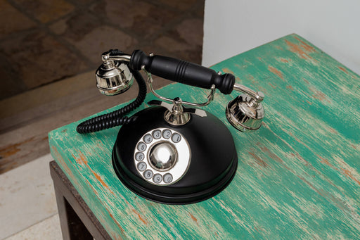 Vintage lusciousness: Retro, vintage, antique and replica phones